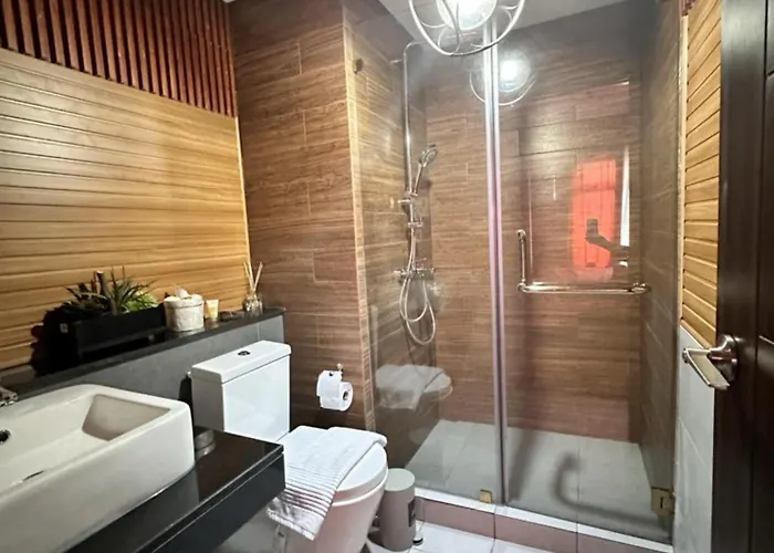 Aparthotel Modern 1 Bedroom Near Airport, Moa, Picc, Star City, Okada With Fast Wifi & Netflix Free Pool Access 3*