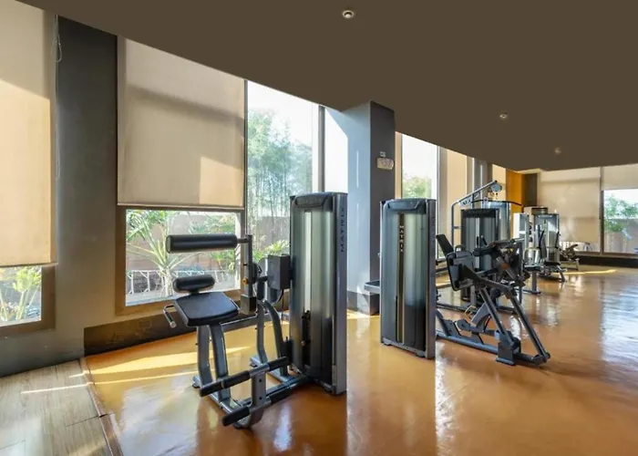 Modern 1 Bedroom Near Airport, Moa, Picc, Star City, Okada With Fast Wifi & Netflix Free Pool Access 3*