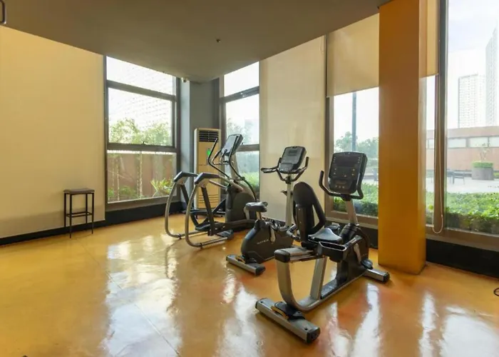 Modern 1 Bedroom Near Airport, Moa, Picc, Star City, Okada With Fast Wifi & Netflix Free Pool Access