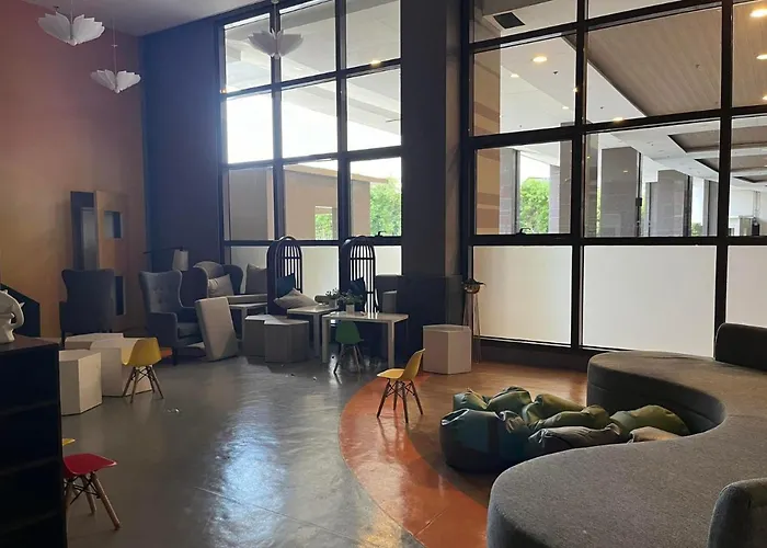 Aparthotel Modern 1 Bedroom Near Airport, Moa, Picc, Star City, Okada With Fast Wifi & Netflix Free Pool Access 3*