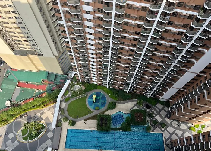 Modern 1 Bedroom Near Airport, Moa, Picc, Star City, Okada With Fast Wifi & Netflix Free Pool Access
